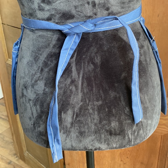Apron with 2 large pockets. 17” length of apron. Tie around waist. - Picture 3 of 7